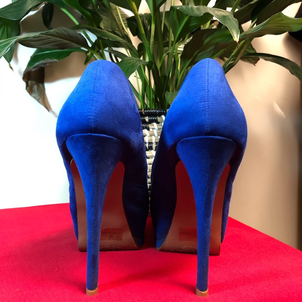🛑SOLD📦 • 
Barbie Peep Toe Platforms Cobalt Blue Faux Suede - Picture 3 of 8